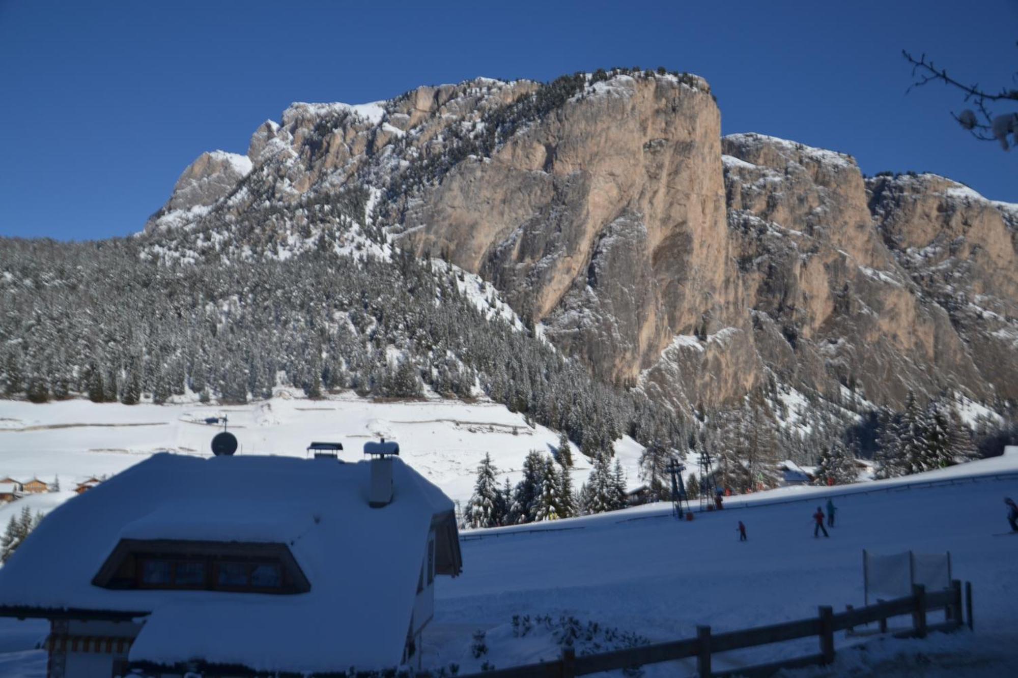 Hotel Scoiattolo Selva di Val Gardena Exterior photo