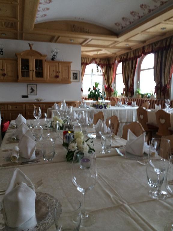 Hotel Scoiattolo Selva di Val Gardena Exterior photo